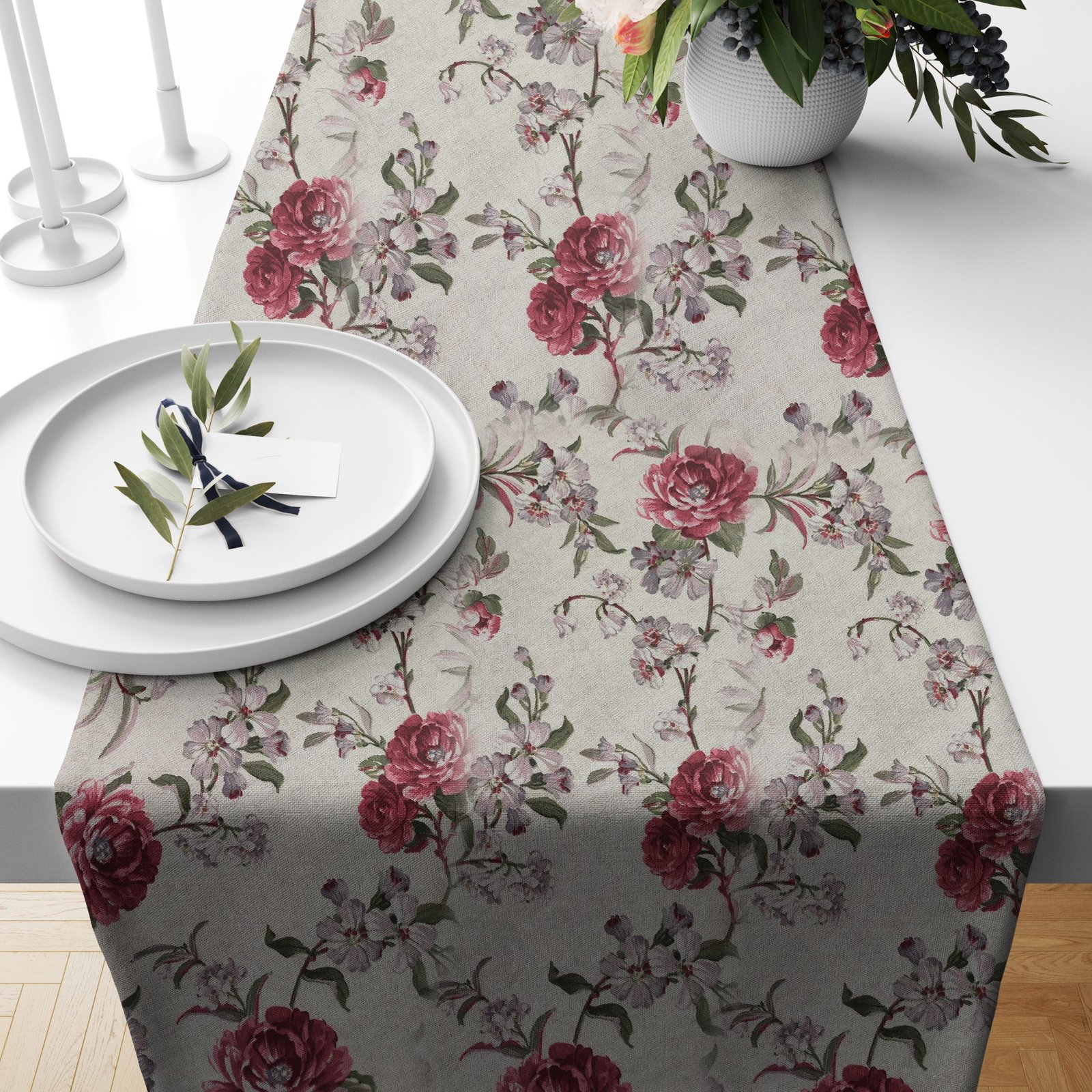 Ptextil - Тишлайфер "Червени рози" , в размер 40/140 см. Тишлайфер "Червени рози" , в размер 40/140 см.
