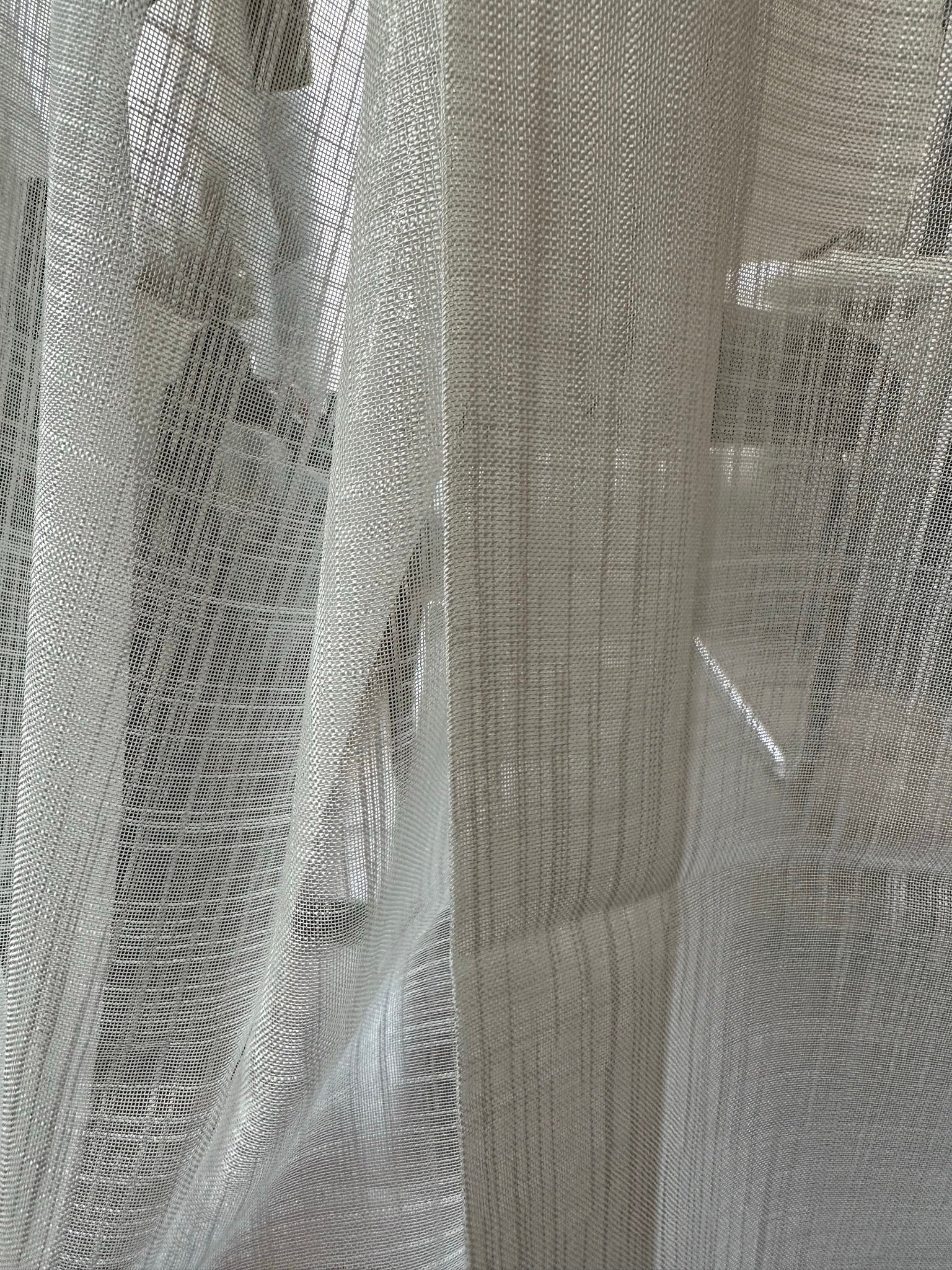 Ptextil - Тънко мрежесто перде Сантаса в млечно бял цвят, с перделък Тънко мрежесто перде Сантаса в млечно бял цвят, с перделък