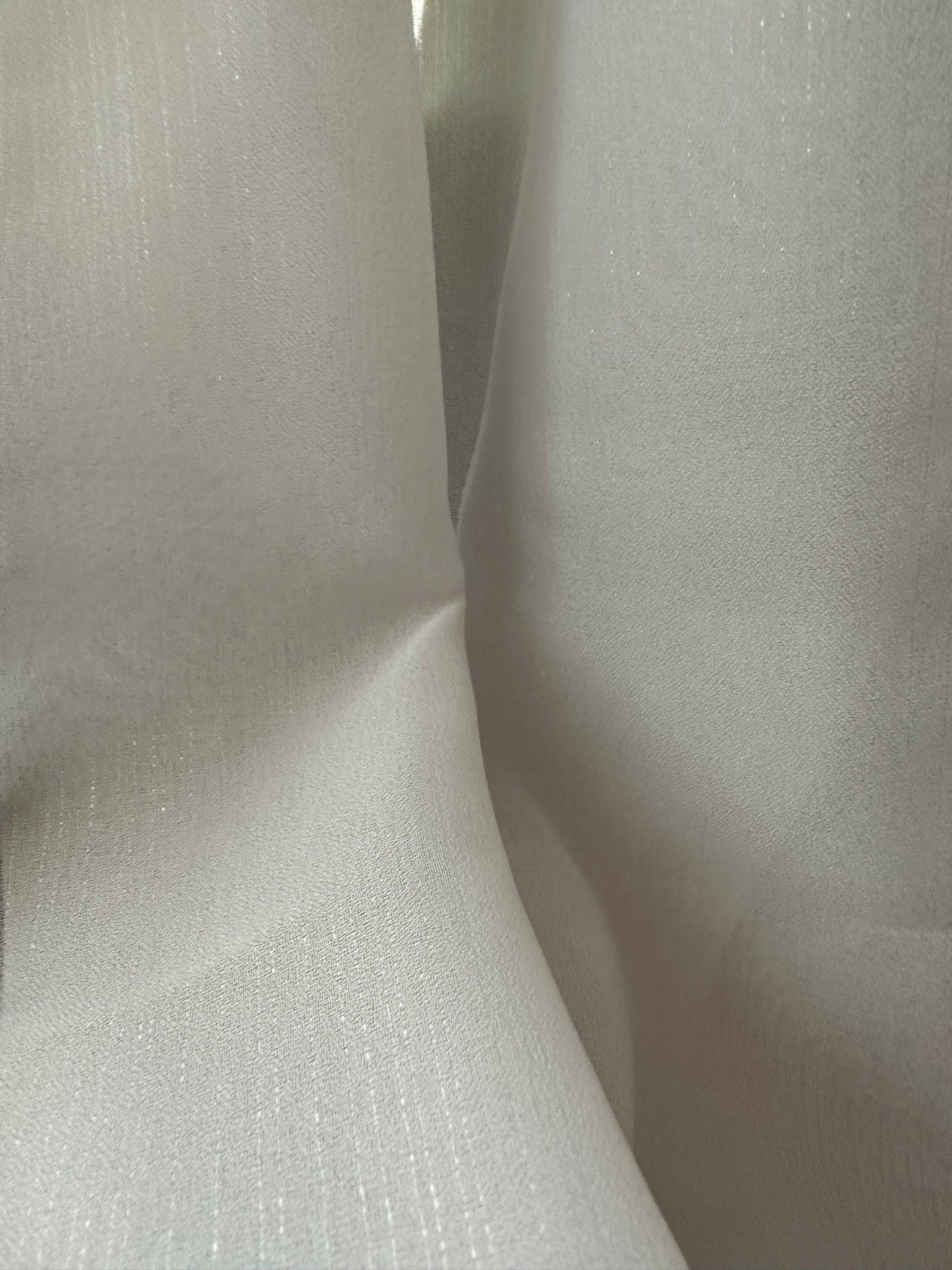 Ptextil - Тънко фино тюлено перде в цвят екрю с фини сребристи нишки Тънко фино тюлено перде в цвят екрю с фини сребристи нишки - Image 4