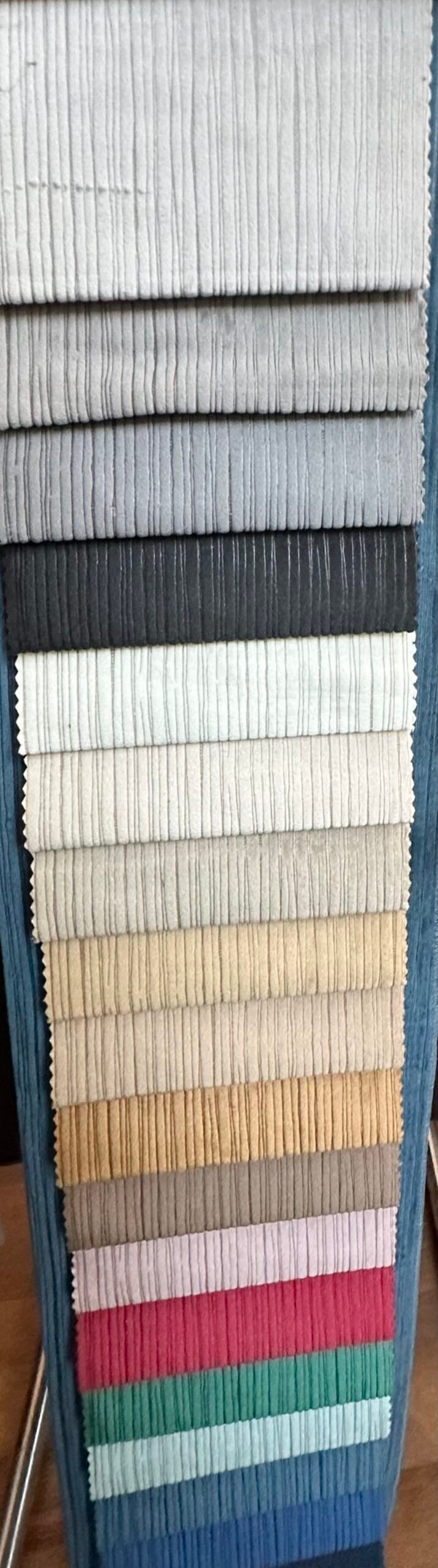 Ptextil - Плюшена луксозна завеса Плътни завеси тип Кадифе на черти all